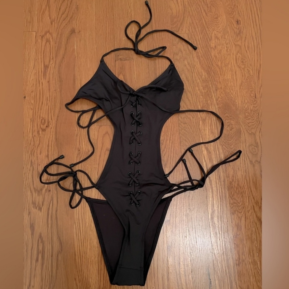 SOLD SOLD SOLDNWT Skims Monokini Swimsuit - Picture 4 of 4